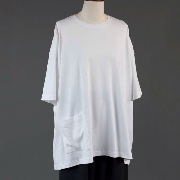 eskandar Tops - ESKANDAR white cotton pocket angle to front round neck short sleeve t-shirt